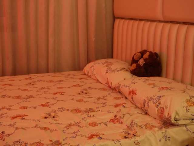 LiaGotti's BongaCams show and profile