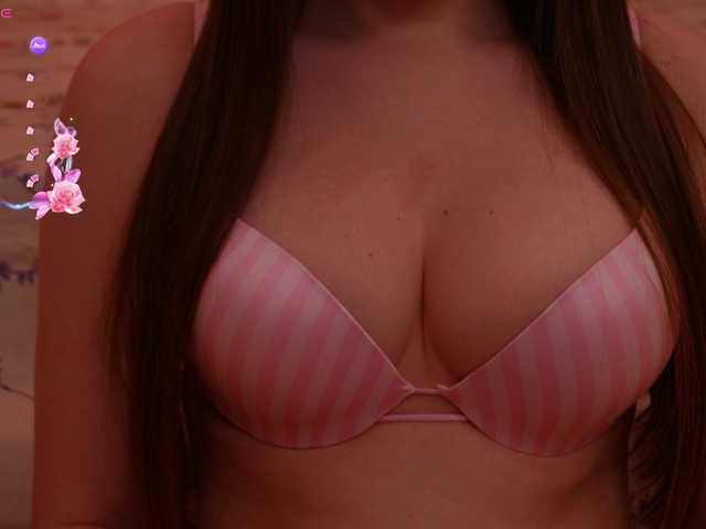 LiaGotti's BongaCams show and profile