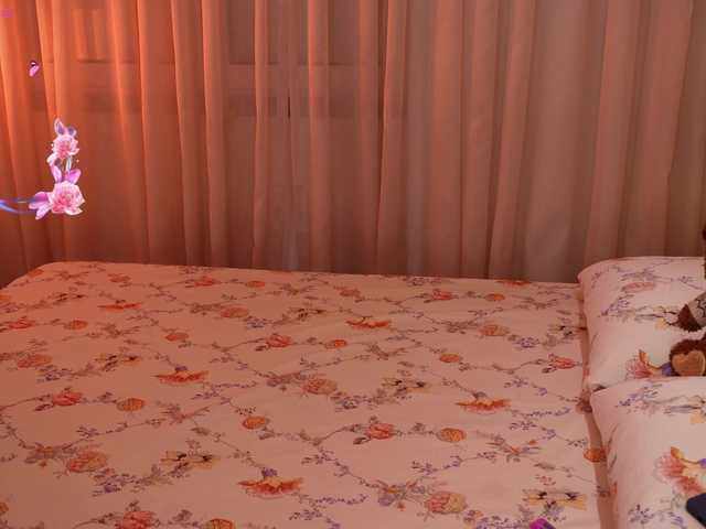 LiaGotti's BongaCams show and profile