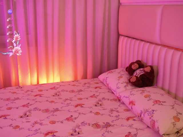 LiaGotti's BongaCams show and profile