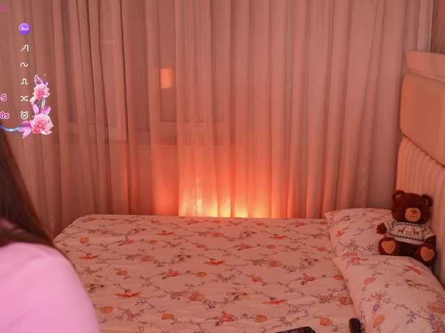 LiaGotti's BongaCams show and profile