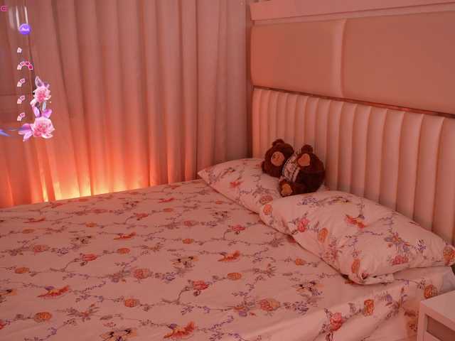 LiaGotti's BongaCams show and profile