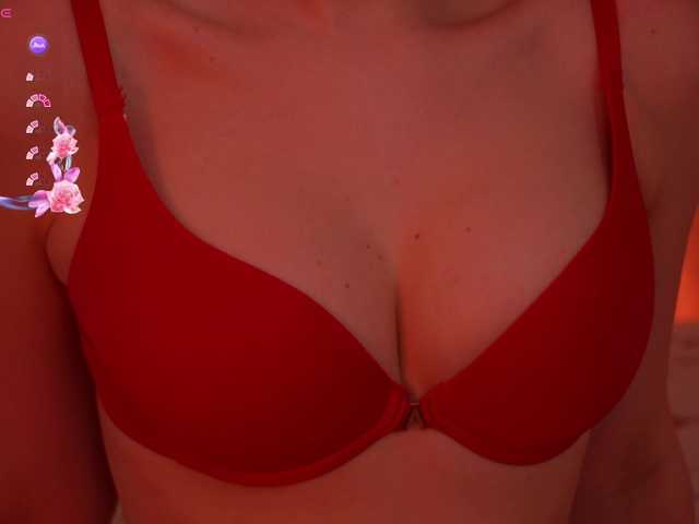 LiaGotti's BongaCams show and profile