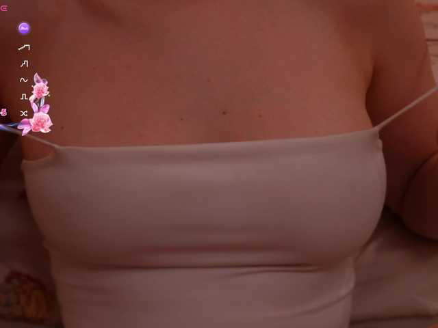 LiaGotti's BongaCams show and profile