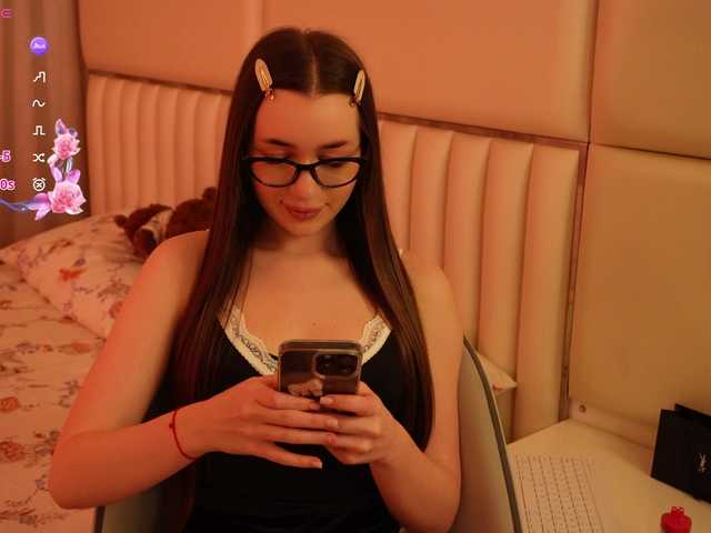 LiaGotti's BongaCams show and profile