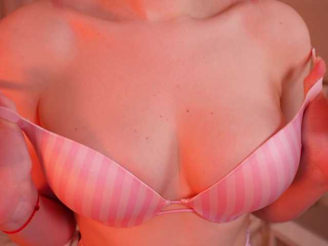 LiaGotti's BongaCams show and profile