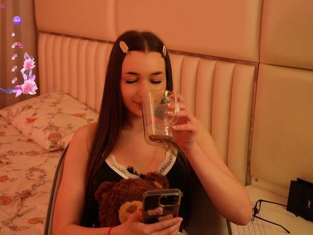 LiaGotti's BongaCams show and profile