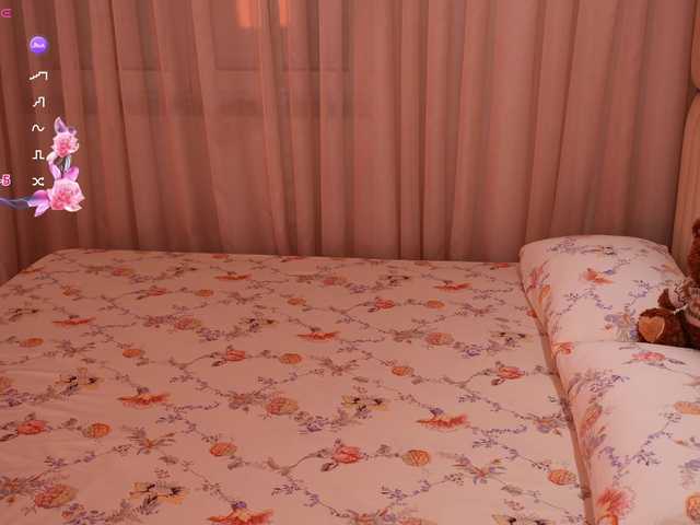 LiaGotti's BongaCams show and profile