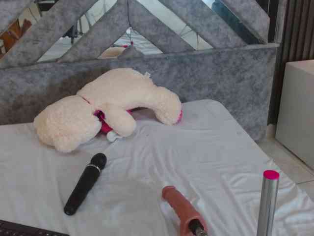 MicaelaSweet webcam