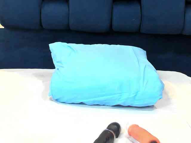 MicaelaSweet webcam