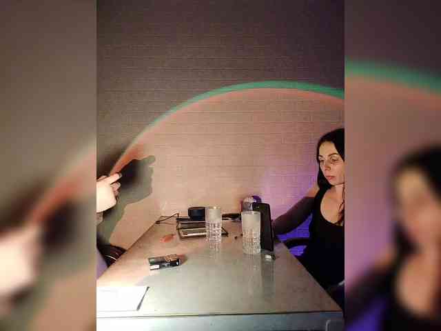 WILD-love-WILD webcam