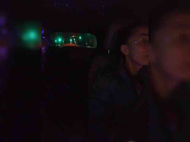 WILD-love-WILD webcam