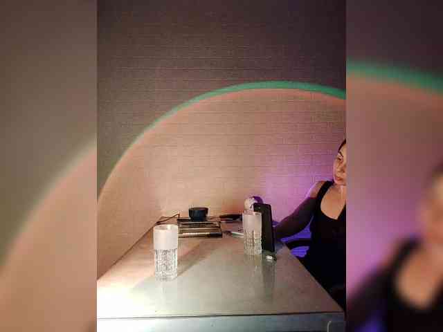 WILD-love-WILD webcam