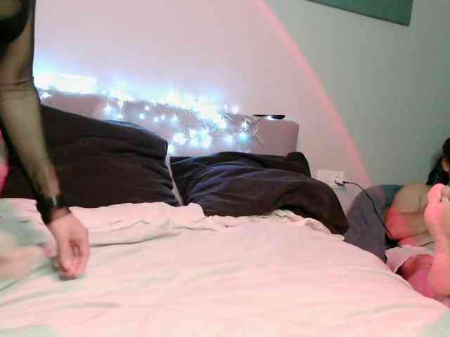 WILD-love-WILD webcam