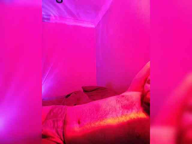 WILD-love-WILD webcam