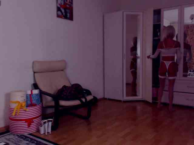 SonjaRay webcam