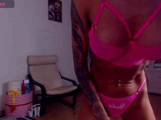 SonjaRay webcam