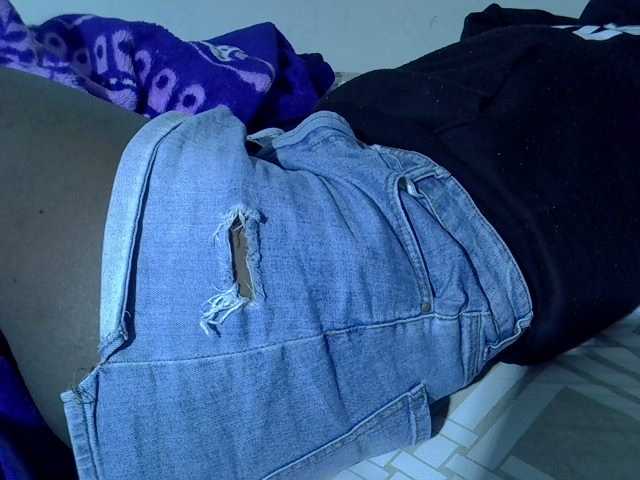 Sexyyves's BongaCams show and profile