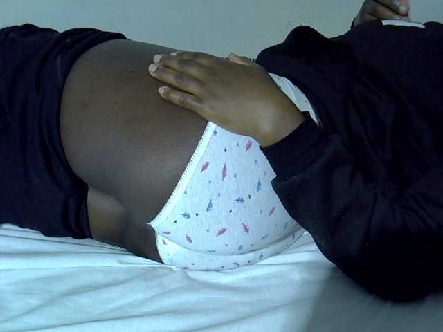 Sexyyves's BongaCams show and profile