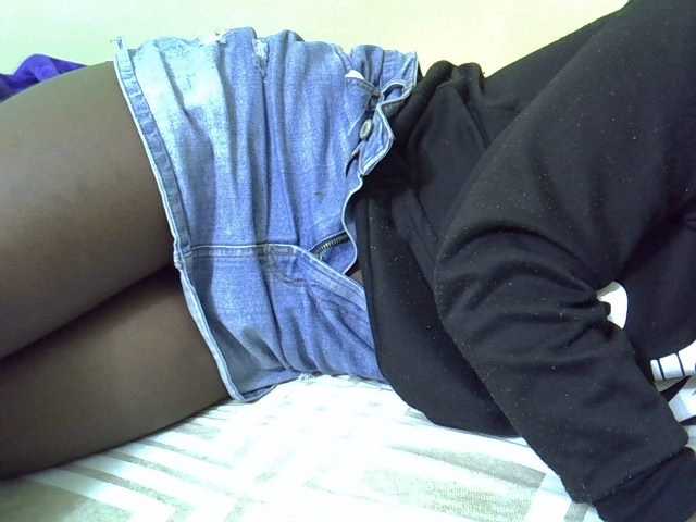 Sexyyves webcam bongacams model stream image