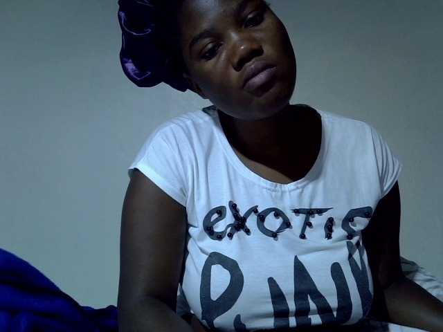 Sexyyves live cam profile