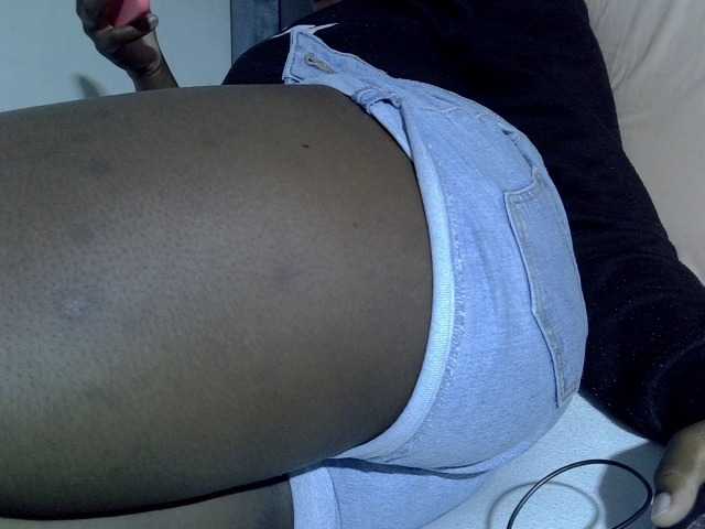 Sexyyves's BongaCams show and profile