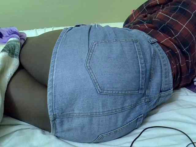 Sexyyves's webcam live show