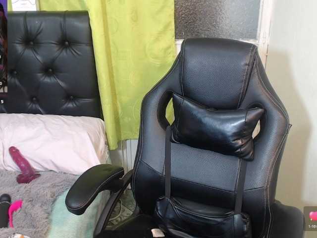 KrystalAdams's BongaCams show and profile