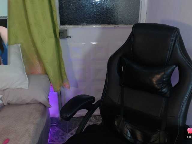 KrystalAdams's BongaCams show and profile