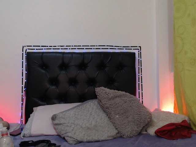  KrystalAdams chat room