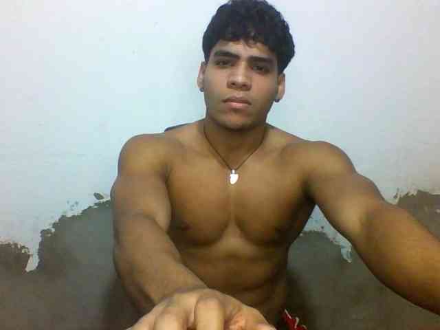 TylerGold23 Live Webcam on BongaCams