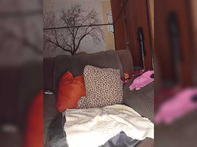 BEENCEE's BongaCams show and profile