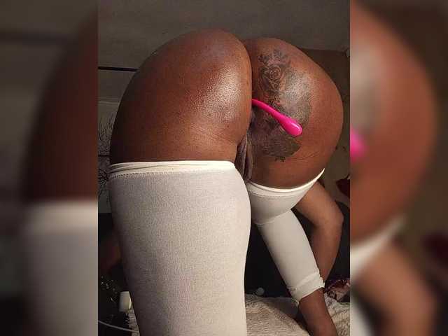 BEENCEE's BongaCams show and profile