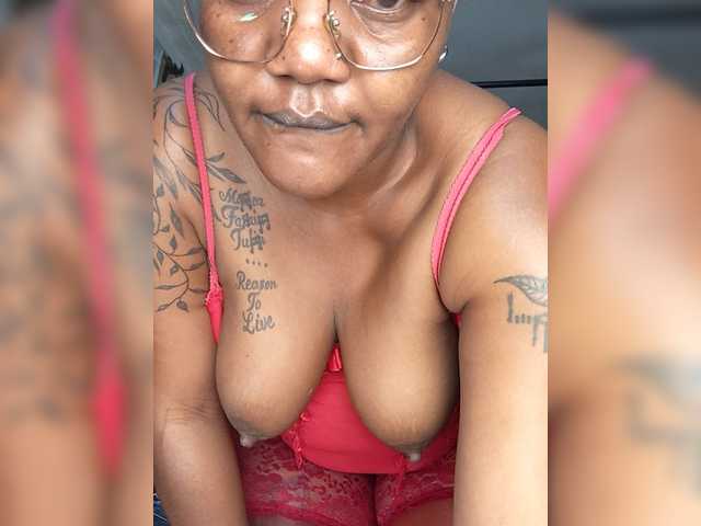 BEENCEE's BongaCams show and profile