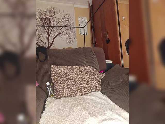 BEENCEE's BongaCams show and profile