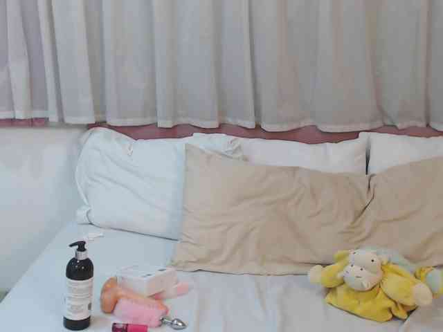 ScarletLevis webcam