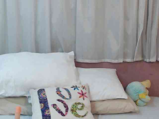 ScarletLevis webcam