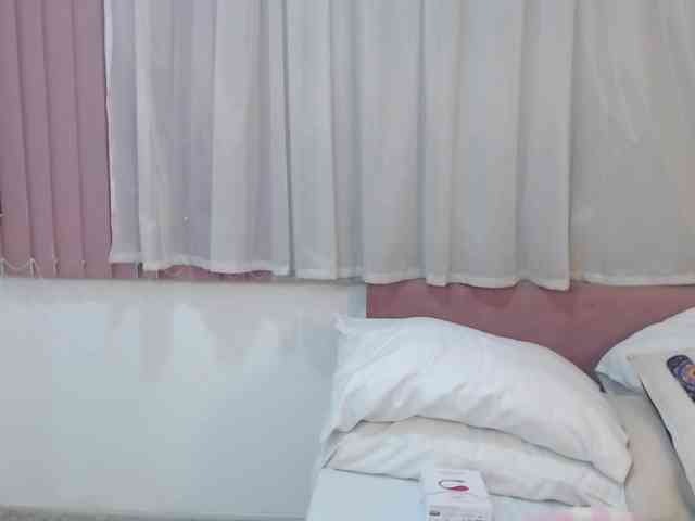 ScarletLevis webcam