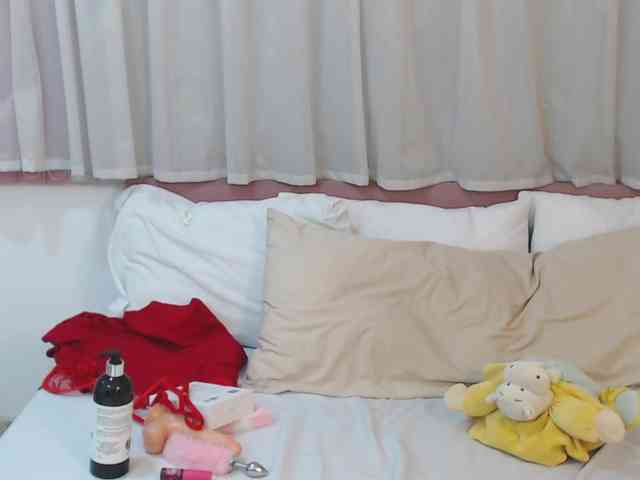 ScarletLevis webcam
