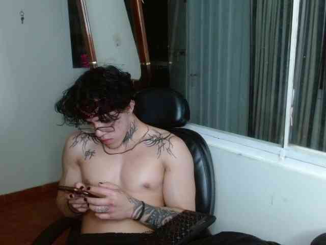 kenshinpt Live Webcam on BongaCams