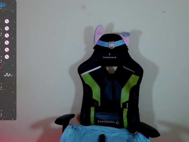 LisaAsianFlower's BongaCams show and profile