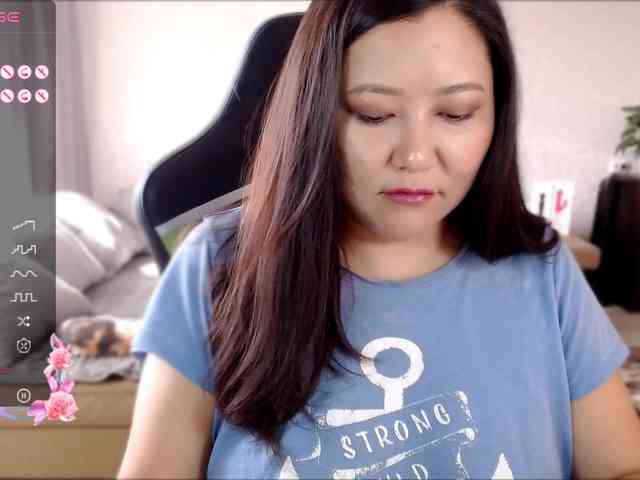 LisaAsianFlower webcam