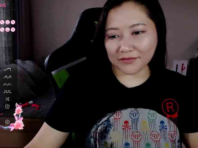 LisaAsianFlower webcam