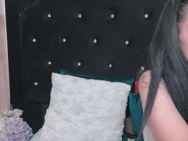 Sweeteest-Julie's BongaCams show and profile