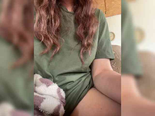 Alyssa-Rosy webcam