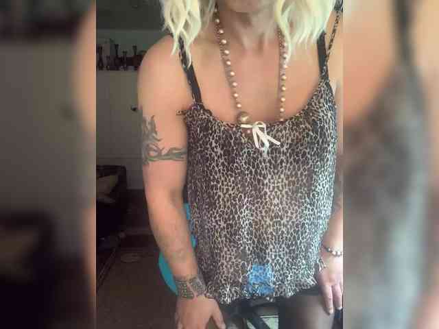 Men1122 Live Webcam on BongaCams