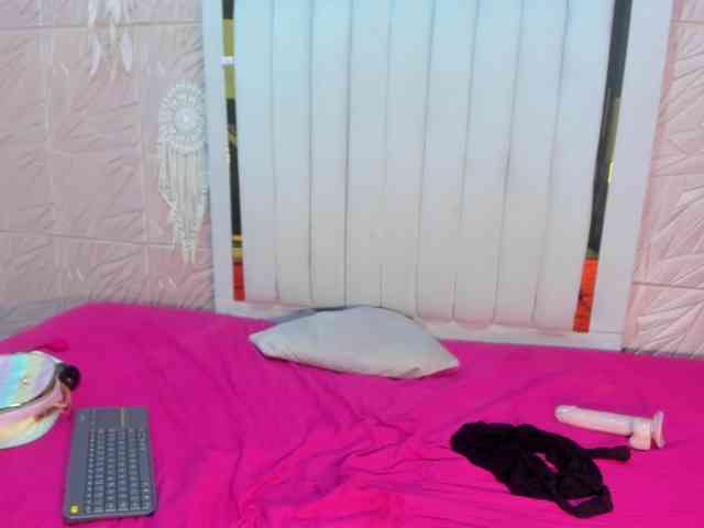 Samantha-Keem webcam