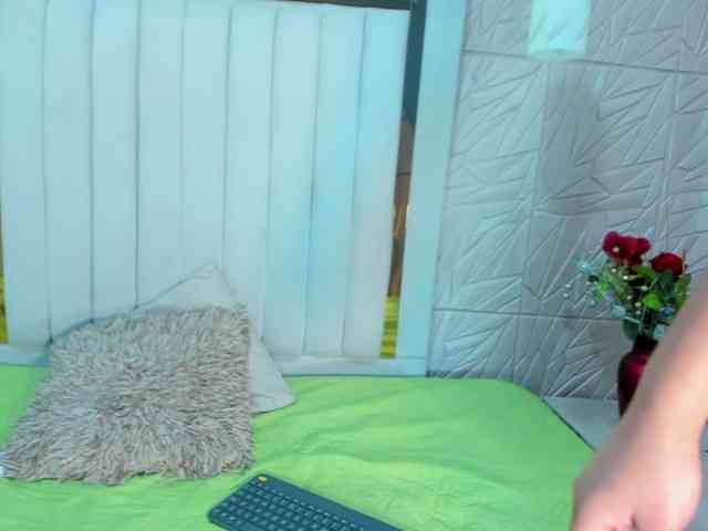 Samantha-Keem webcam