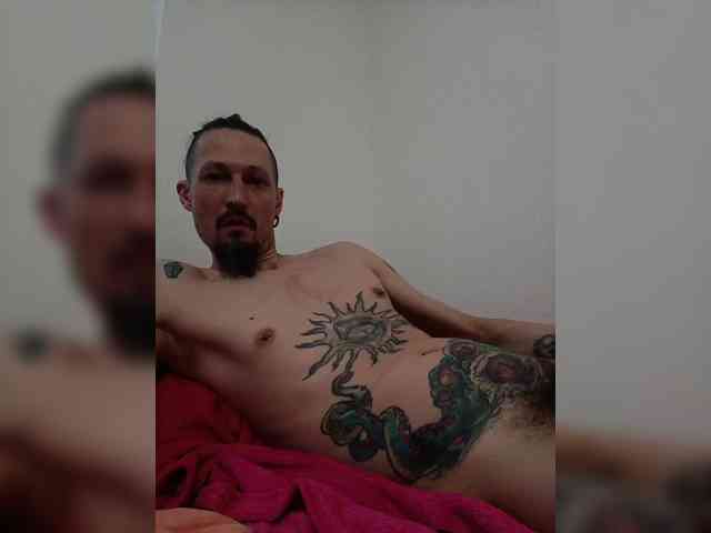 PostINrLOWv Live Webcam on BongaCams