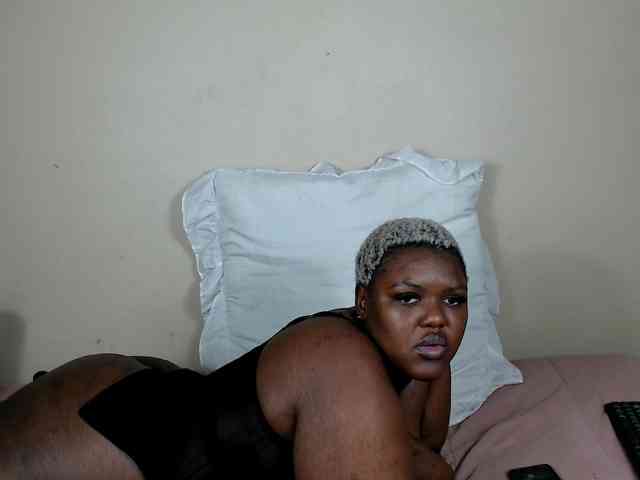 ThickEbony webcam